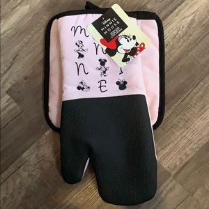 MINNIE MOUSE OVEN MITT